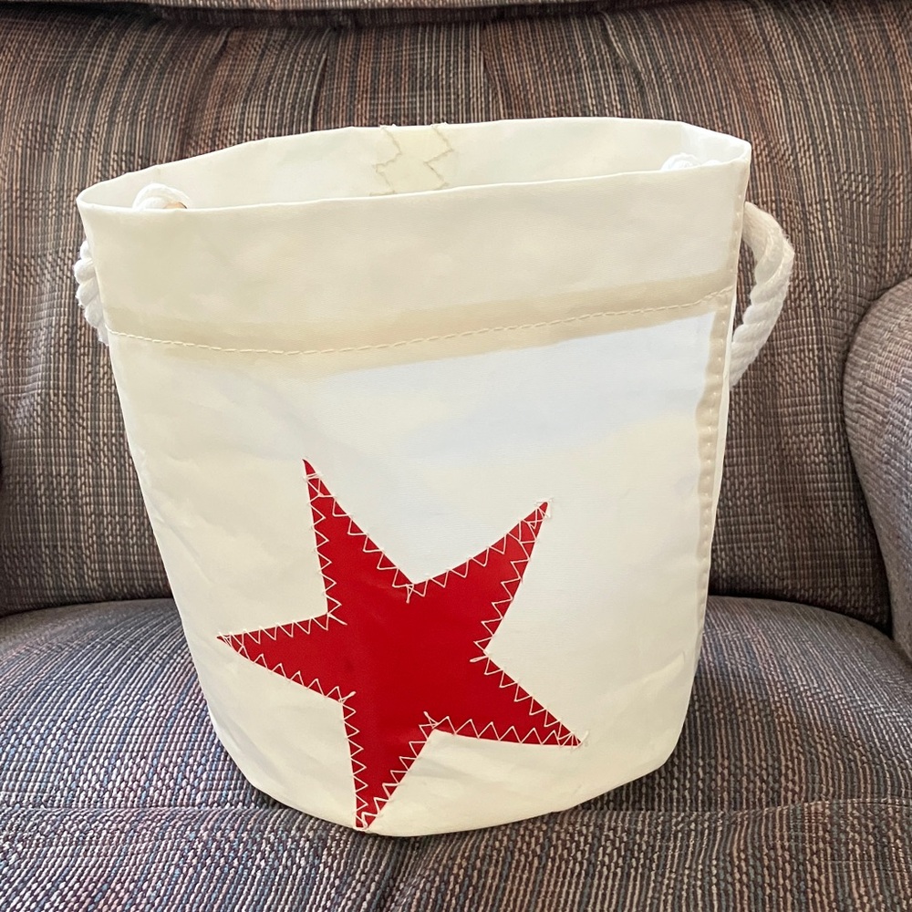 Seabags Red Star bucket bag